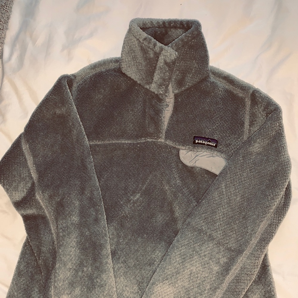 Patagonia Pullover in Grey